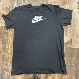Mens Nike T-shirt